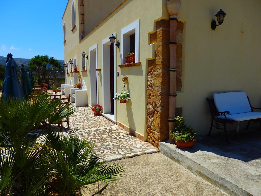 Baglio Cofano Rooms & Relax Custonaci Exterior photo