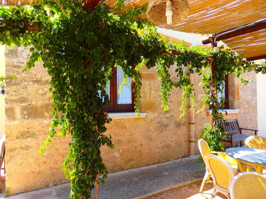 Baglio Cofano Rooms & Relax Custonaci Exterior photo
